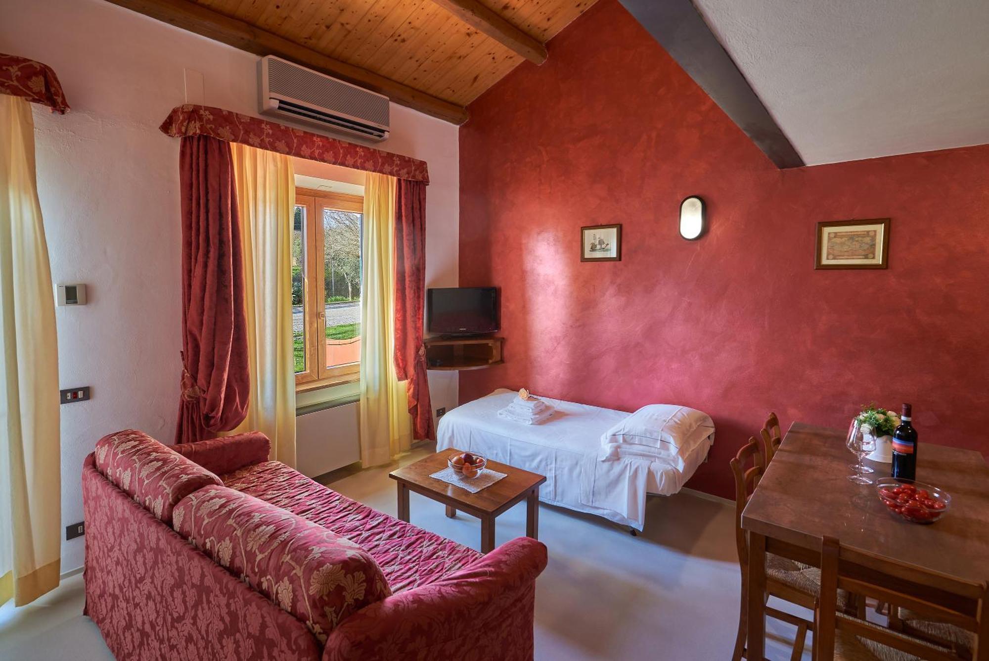 Hotel Casanova - Wellness Center La Grotta Etrusca San Quirico dʼOrcia Exterior foto