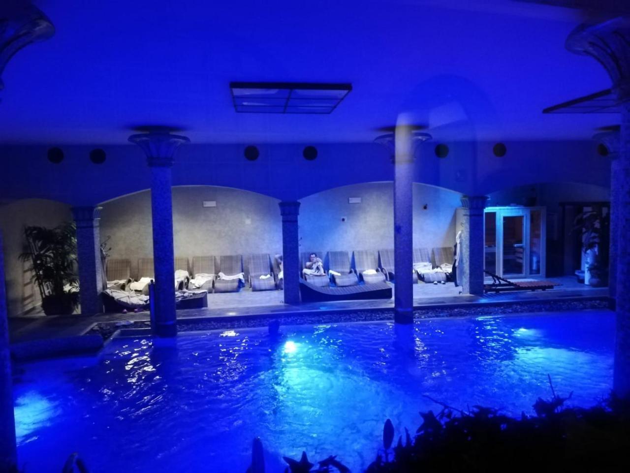 Hotel Casanova - Wellness Center La Grotta Etrusca San Quirico dʼOrcia Exterior foto