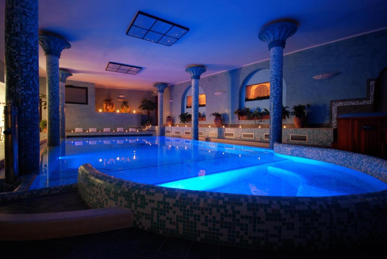 Hotel Casanova - Wellness Center La Grotta Etrusca San Quirico dʼOrcia Exterior foto
